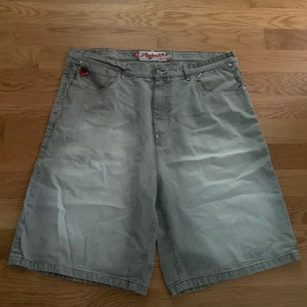They are in excellent condition and they’re very popular in urban wear